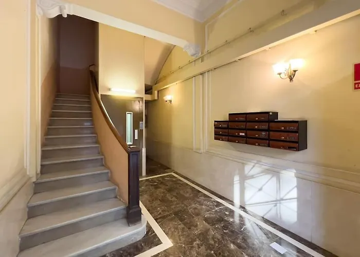 Bebarceloner Eixample Apartments - 3 Bedrooms