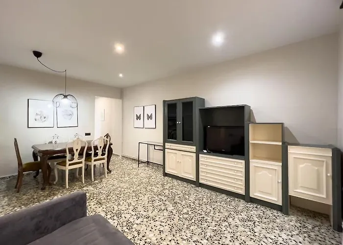 Bebarceloner Eixample Apartments - 3 Bedrooms