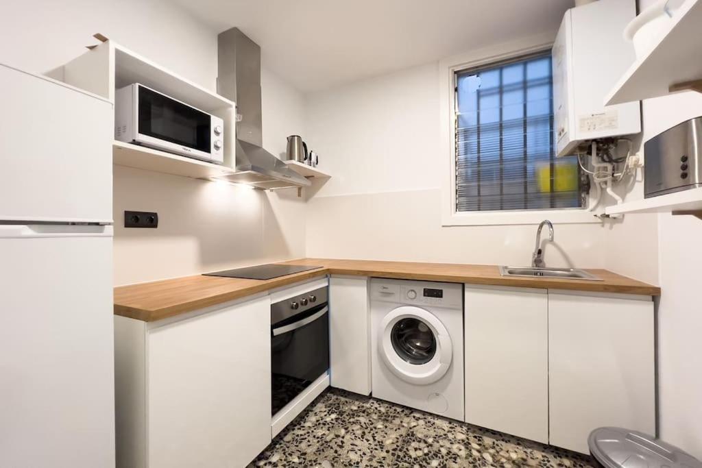 Appartamento Bebarceloner Eixample - 3 Bedrooms Barcellona